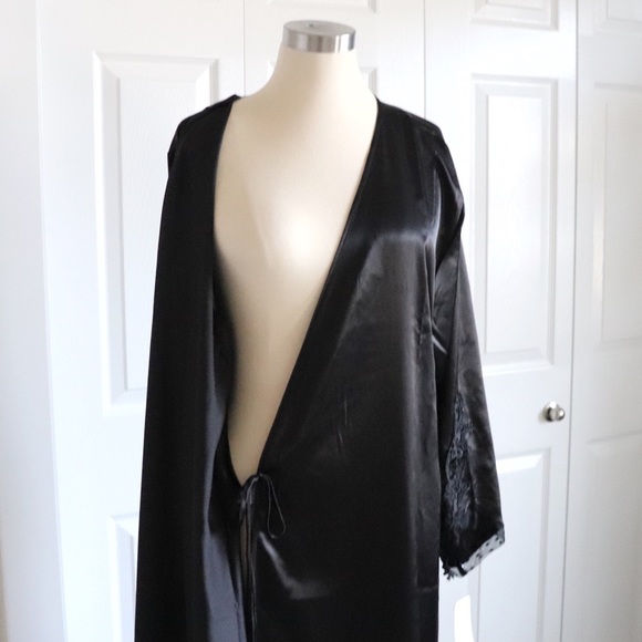 Flora by Flora Nikrooz Black Satin Stella Robe - Picture 7 of 13